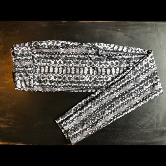 Under Armour Pants - Under Armour Snake Athletic Leggings